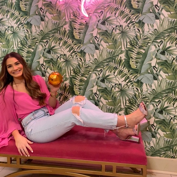 Meet your Posher, Alex - Picture 1 of 1